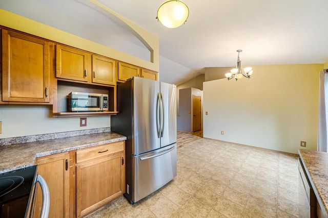 2305 HEARTHSTONE DRIVE, Kaukauna, WI 54130