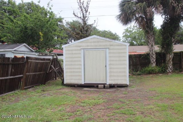 140 W ST JOHNS Terrace, East Palatka, FL 32131