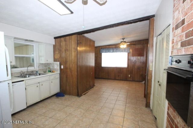 140 W ST JOHNS Terrace, East Palatka, FL 32131