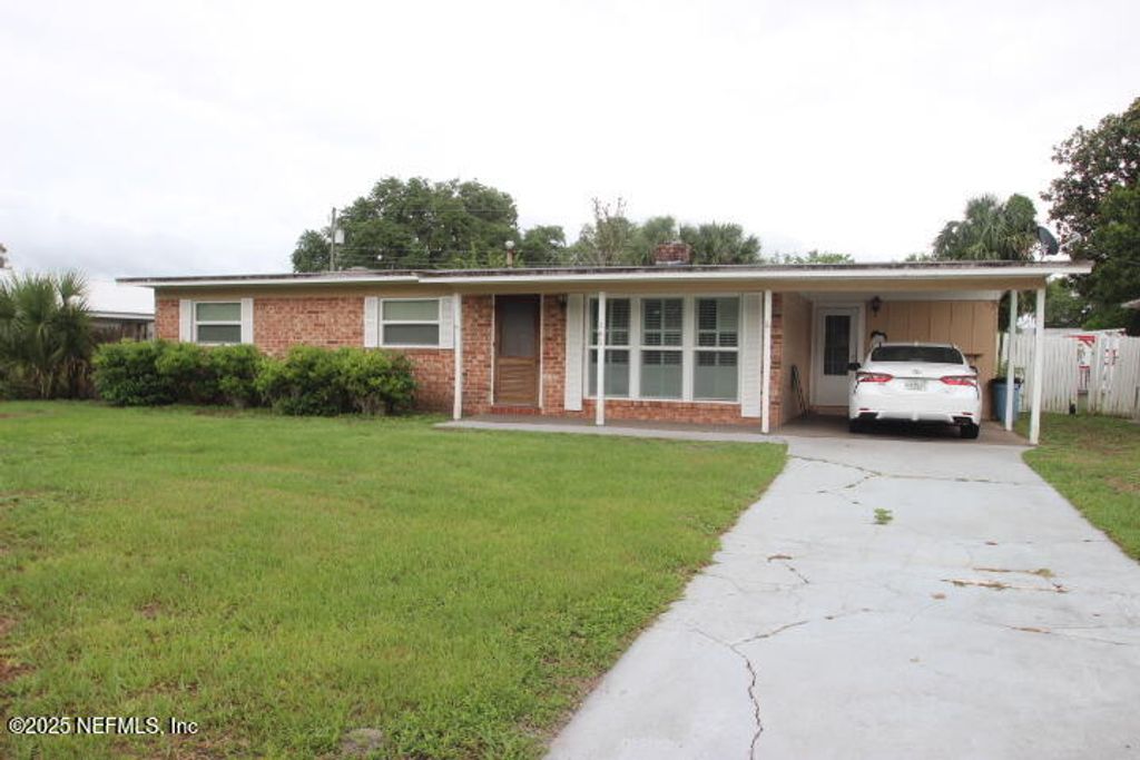 140 W ST JOHNS Terrace, East Palatka, FL 32131