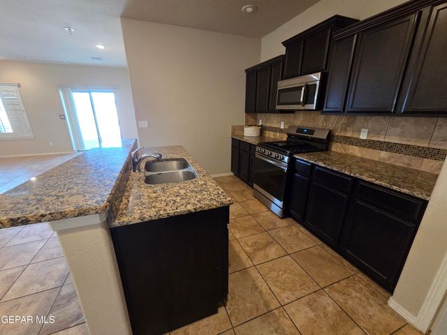 7417 RED CEDAR Drive, El Paso, TX 79911