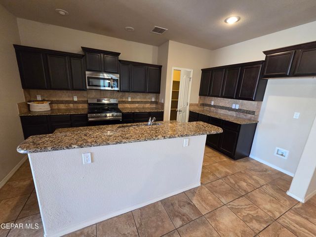 7417 RED CEDAR Drive, El Paso, TX 79911