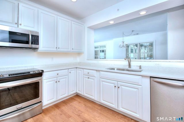 77 Sunset Lane 335, Ridgefield, CT 06877