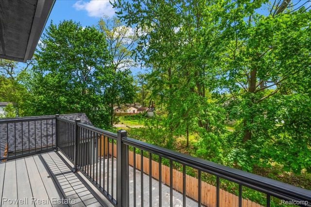 6837 Hatchery Road, Waterford Charter Township, MI 48327