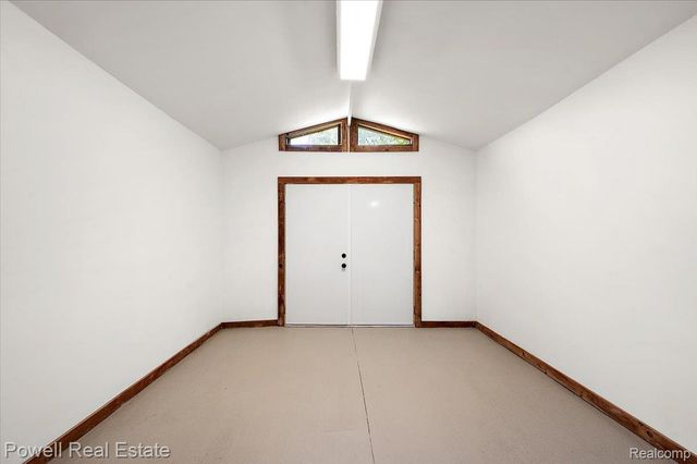 6837 Hatchery Road, Waterford Charter Township, MI 48327