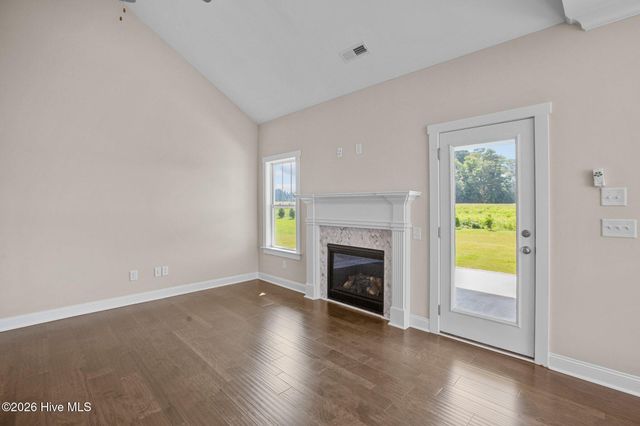 990 Hunter Grace Drive, Winterville, NC 28590