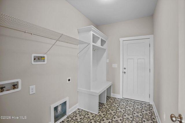 990 Hunter Grace Drive, Winterville, NC 28590