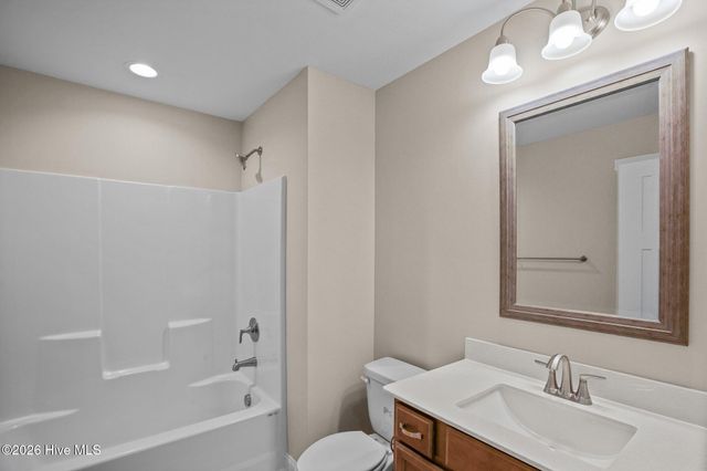 990 Hunter Grace Drive, Winterville, NC 28590
