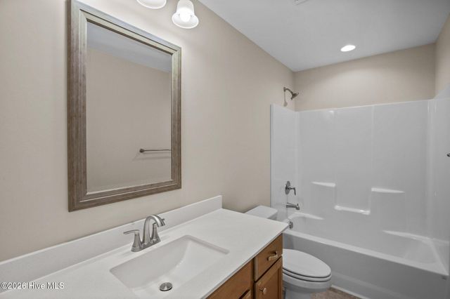 990 Hunter Grace Drive, Winterville, NC 28590