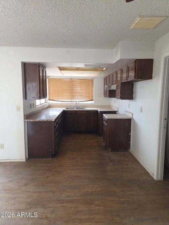 5049 W COLUMBINE Drive, Glendale, AZ 85304 — photo 3