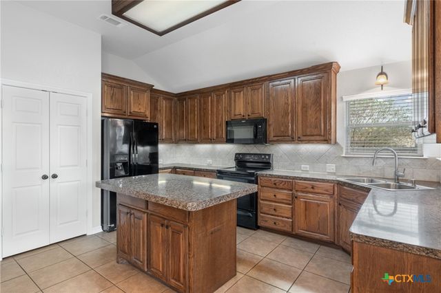 1012 H K Allen Parkway, Temple, TX 76502