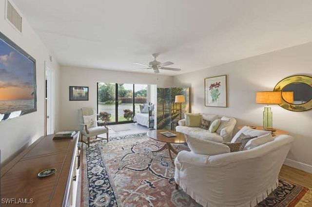 492 Veranda WAY E103, Naples, FL 34104
