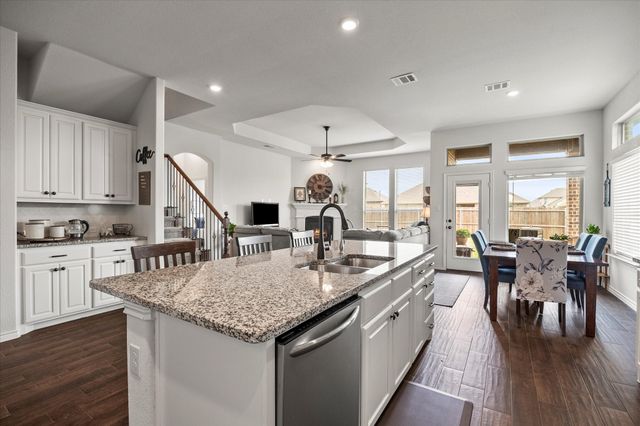 3055 Lily Lane, Heath, TX 75126