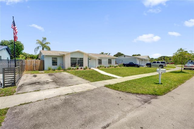 10511 SW 124th Ave, Miami, FL 33186