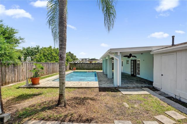 10511 SW 124th Ave, Miami, FL 33186