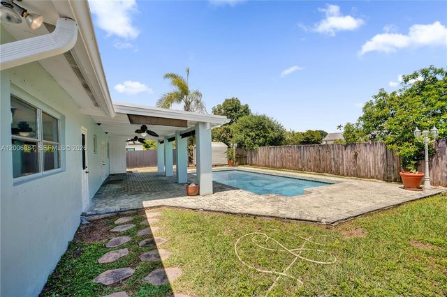 10511 SW 124th Ave, Miami, FL 33186