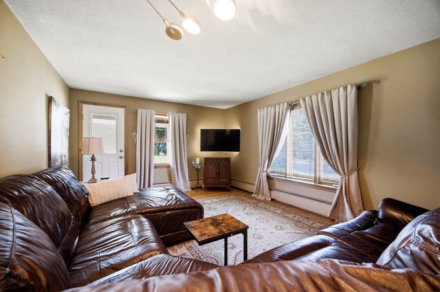 27 Palmer Ave, Chicopee, MA 01020