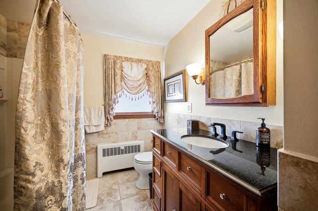 27 Palmer Ave, Chicopee, MA 01020