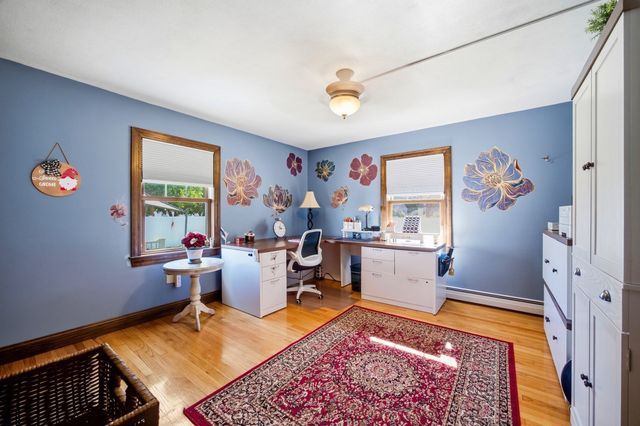 27 Palmer Ave, Chicopee, MA 01020