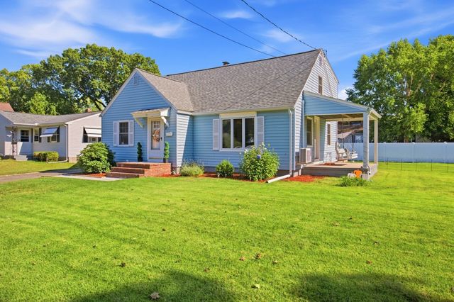 27 Palmer Ave, Chicopee, MA 01020