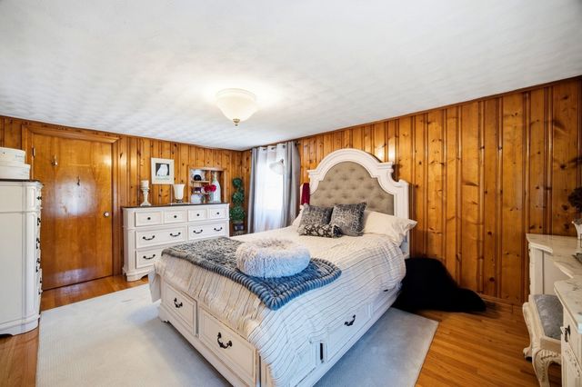 27 Palmer Ave, Chicopee, MA 01020