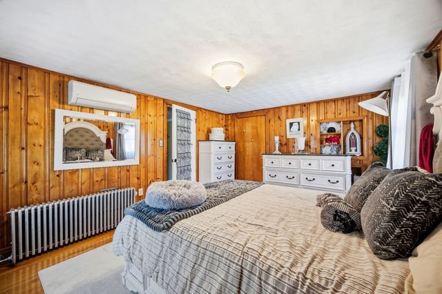 27 Palmer Ave, Chicopee, MA 01020