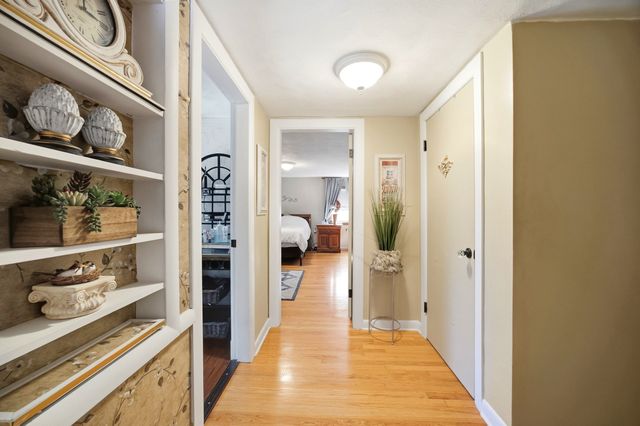 27 Palmer Ave, Chicopee, MA 01020