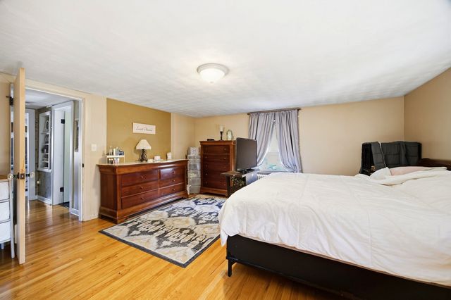 27 Palmer Ave, Chicopee, MA 01020