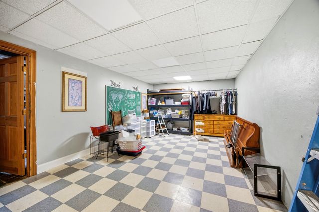 27 Palmer Ave, Chicopee, MA 01020