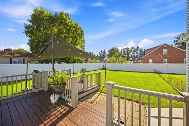 27 Palmer Ave, Chicopee, MA 01020