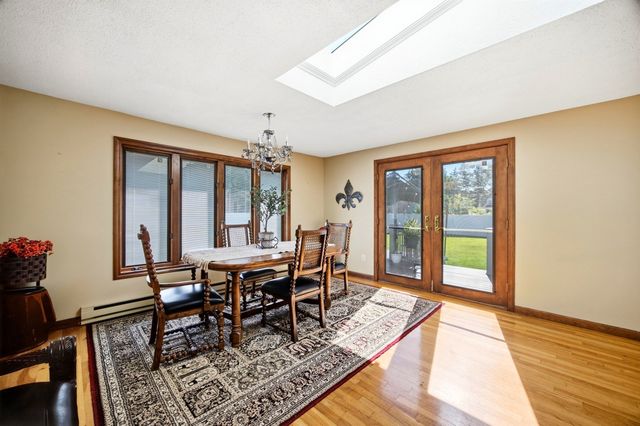 27 Palmer Ave, Chicopee, MA 01020
