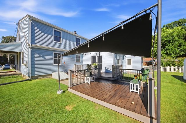 27 Palmer Ave, Chicopee, MA 01020