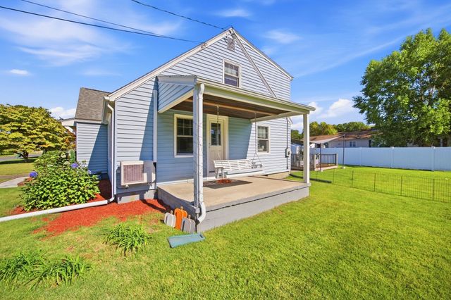 27 Palmer Ave, Chicopee, MA 01020