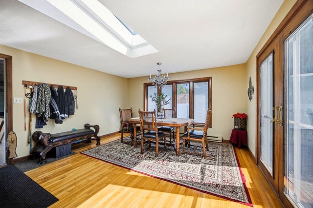 27 Palmer Ave, Chicopee, MA 01020