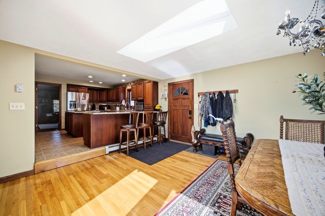 27 Palmer Ave, Chicopee, MA 01020