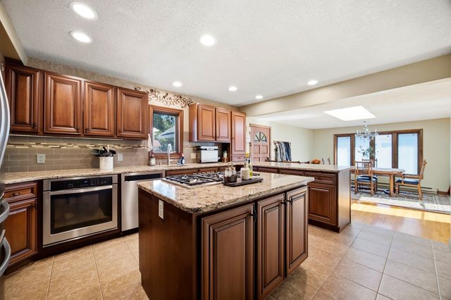 27 Palmer Ave, Chicopee, MA 01020