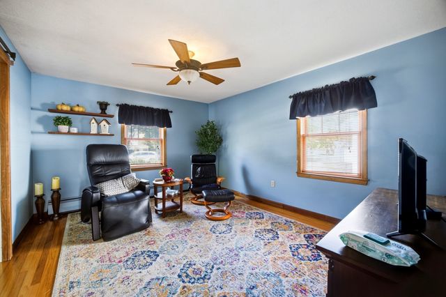 27 Palmer Ave, Chicopee, MA 01020