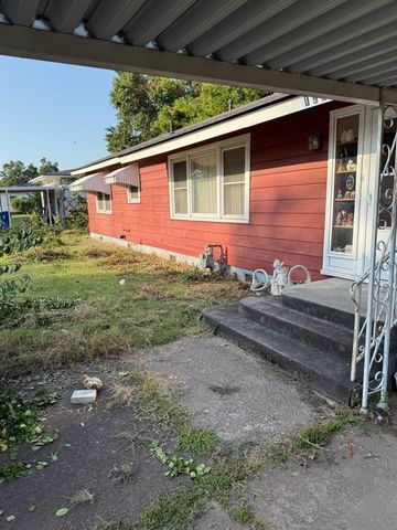 1209 B St NW, Miami, OK 74354