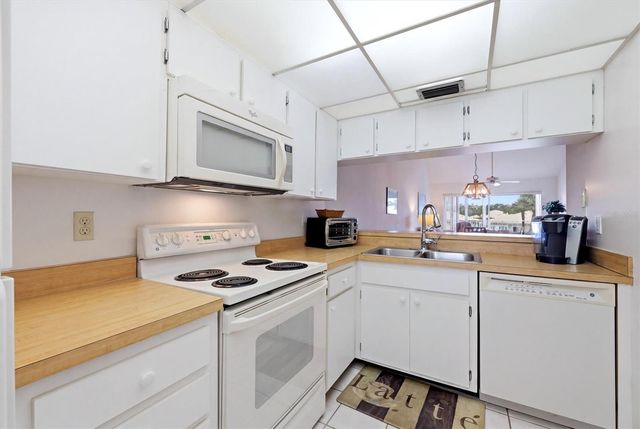 444 CERROMAR ROAD 298, Venice, FL 34293