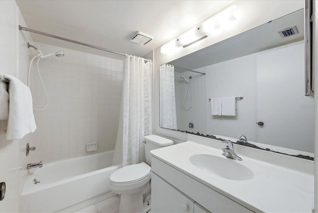 444 CERROMAR ROAD 298, Venice, FL 34293