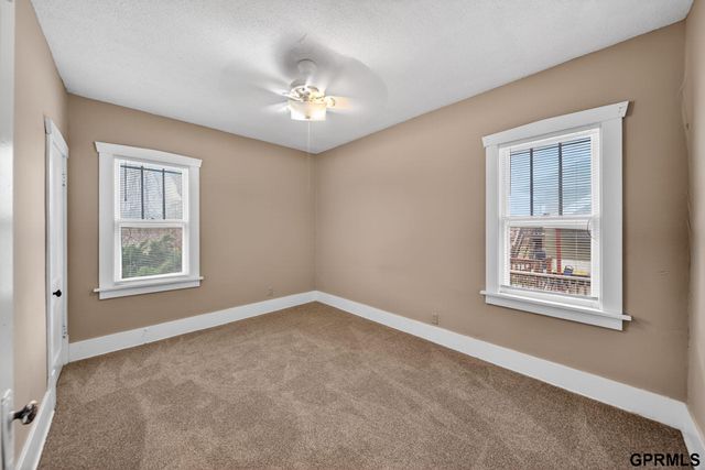 2818 S 34Th Street, Omaha, NE 68105