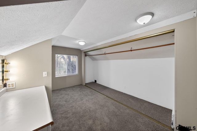 2818 S 34Th Street, Omaha, NE 68105