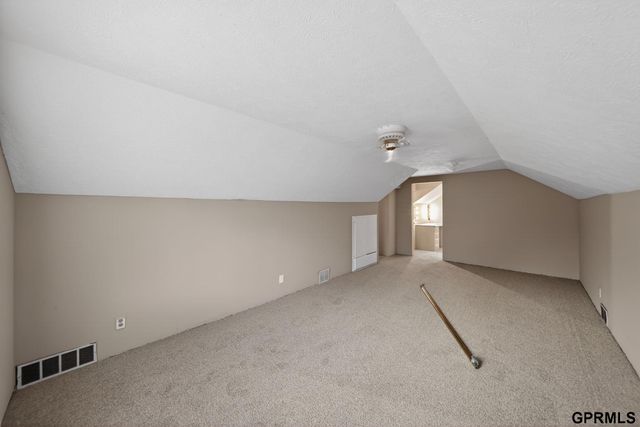 2818 S 34Th Street, Omaha, NE 68105