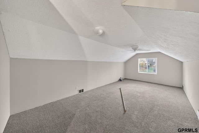 2818 S 34Th Street, Omaha, NE 68105