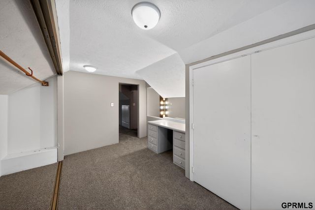 2818 S 34Th Street, Omaha, NE 68105