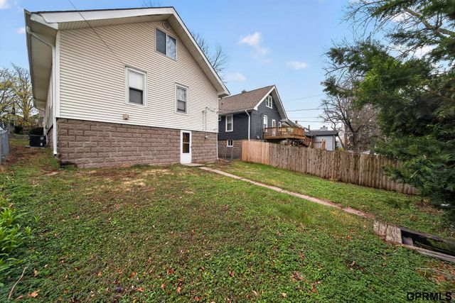 2818 S 34Th Street, Omaha, NE 68105