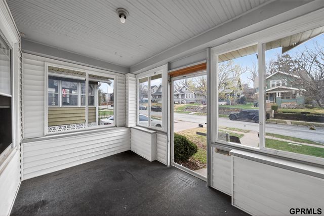2818 S 34Th Street, Omaha, NE 68105