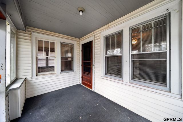 2818 S 34Th Street, Omaha, NE 68105