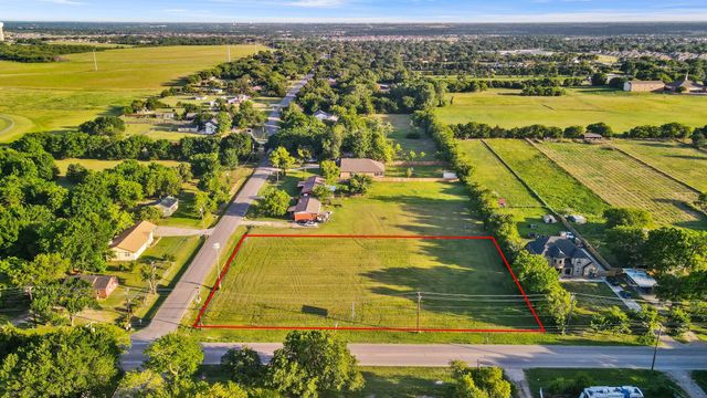1705 Glenn Lane, Glenn Heights, TX 75154