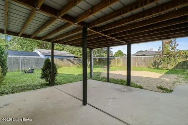 9914 Appollo Ln, Louisville, KY 40272